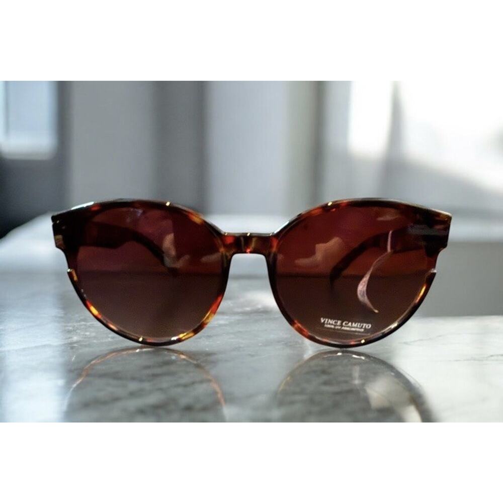 VINCE CAMUTO VC1061-TS Round Sunglasses TORTOISE SHELL Brown Gradient Lens NWT